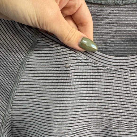 Lululemon Longsleeve Cropped Swiftly Striped 4 - Picture 4 of 5